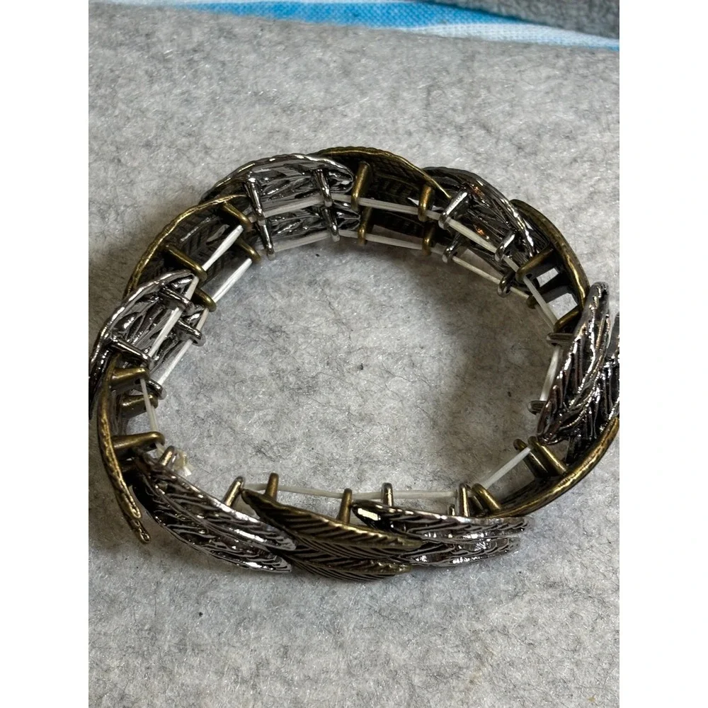 #54. Multi-toned Leaf Stretch Bracelet
